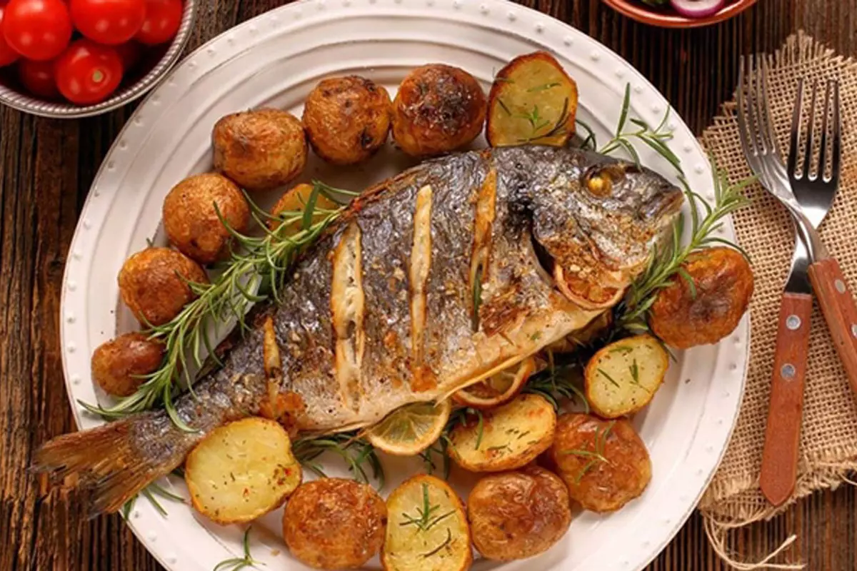 Você está visualizando atualmente Peixe assado no forno uma receita deliciosa e tradicional